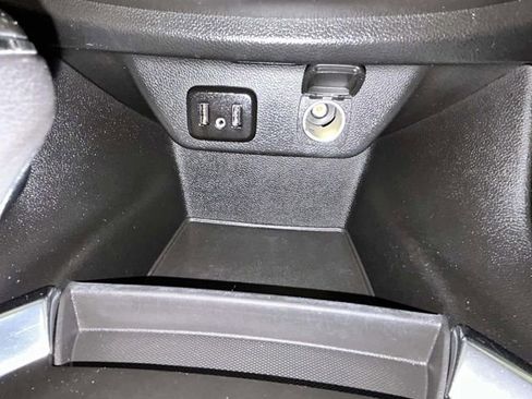 Used 2019 Chevrolet Traverse LT w/ LT Premium Package FWD image 19
