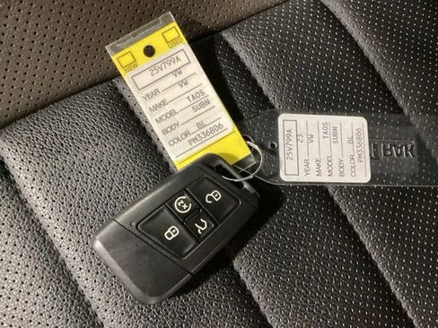 Used 2023 Volkswagen Taos SEL image 27