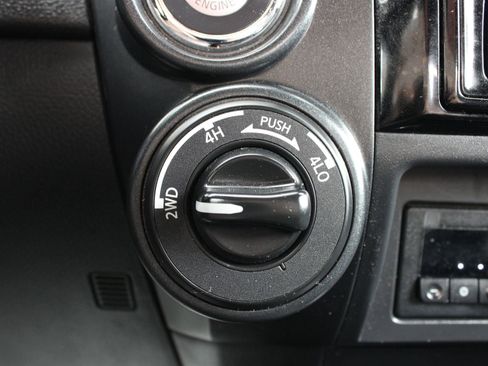 Used 2021 Nissan Titan PRO-4X w/ Pro-4x Convenience Package AWD/4WD image 47