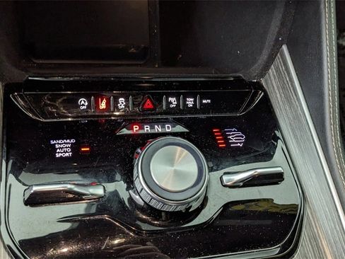 Used 2024 Jeep Wagoneer Series III image 32