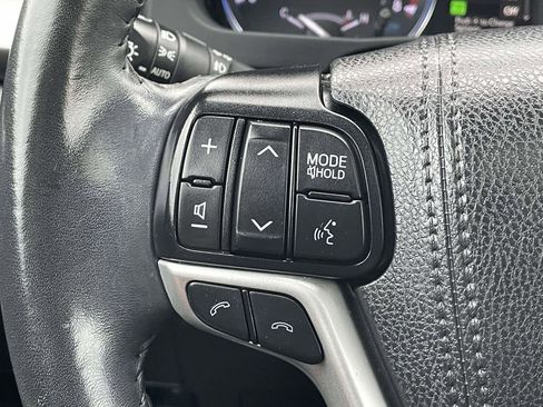 Used 2019 Toyota Highlander Limited FWD image 32