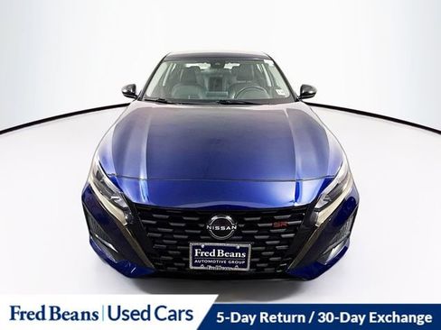 Used 2023 Nissan Altima 2.5 SR FWD image 2