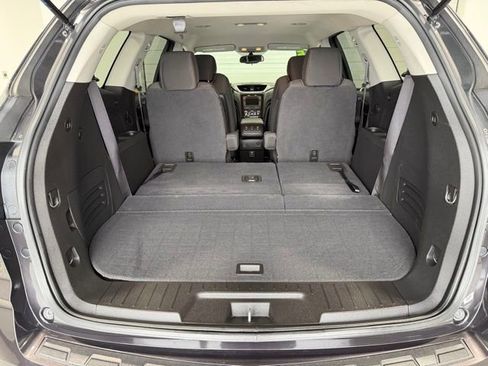 Used 2015 Chevrolet Traverse LT w/ Style and Technology Package FWD image 34