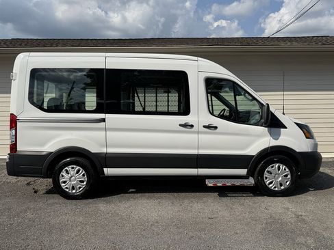 Used 2019 Ford Transit 150 XL RWD image 1