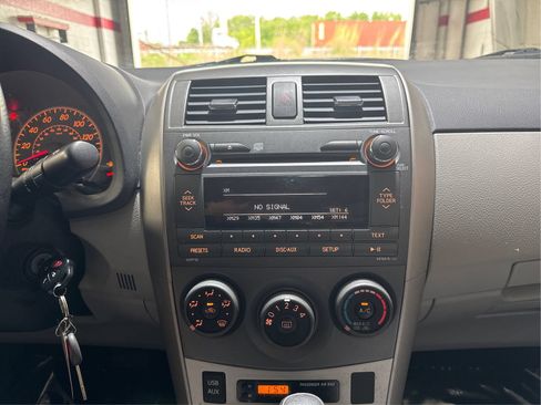 Used 2011 Toyota Corolla LE FWD image 15