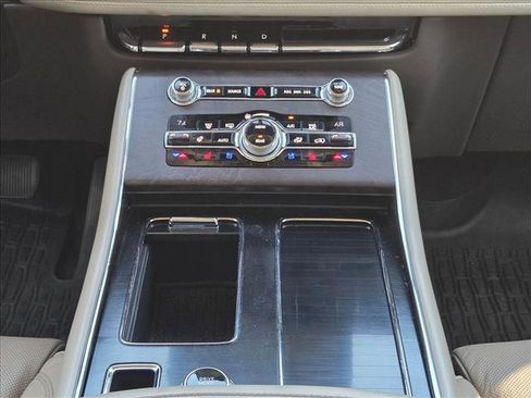 Used 2020 Lincoln Aviator Reserve w/ Equipment Group 202A image 12