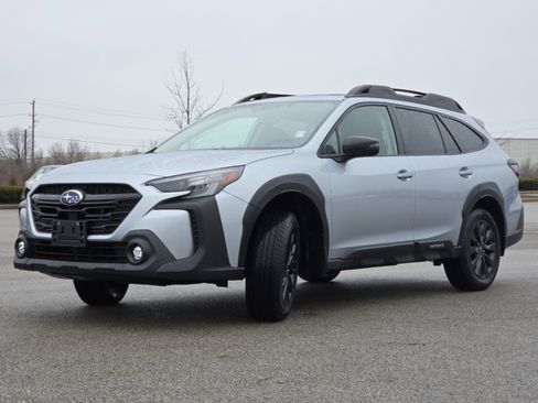 Used 2025 Subaru Outback Onyx Edition AWD/4WD image 13