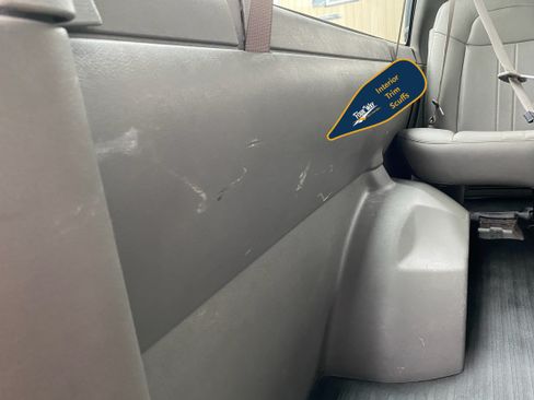 Used 2017 Chevrolet Express 3500 LS RWD image 33