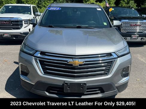 Used 2023 Chevrolet Traverse LT AWD/4WD image 2