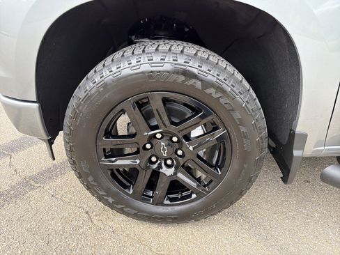 Used 2026 Chevrolet Silverado 1500 RST w/ RST Select Package AWD/4WD image 11