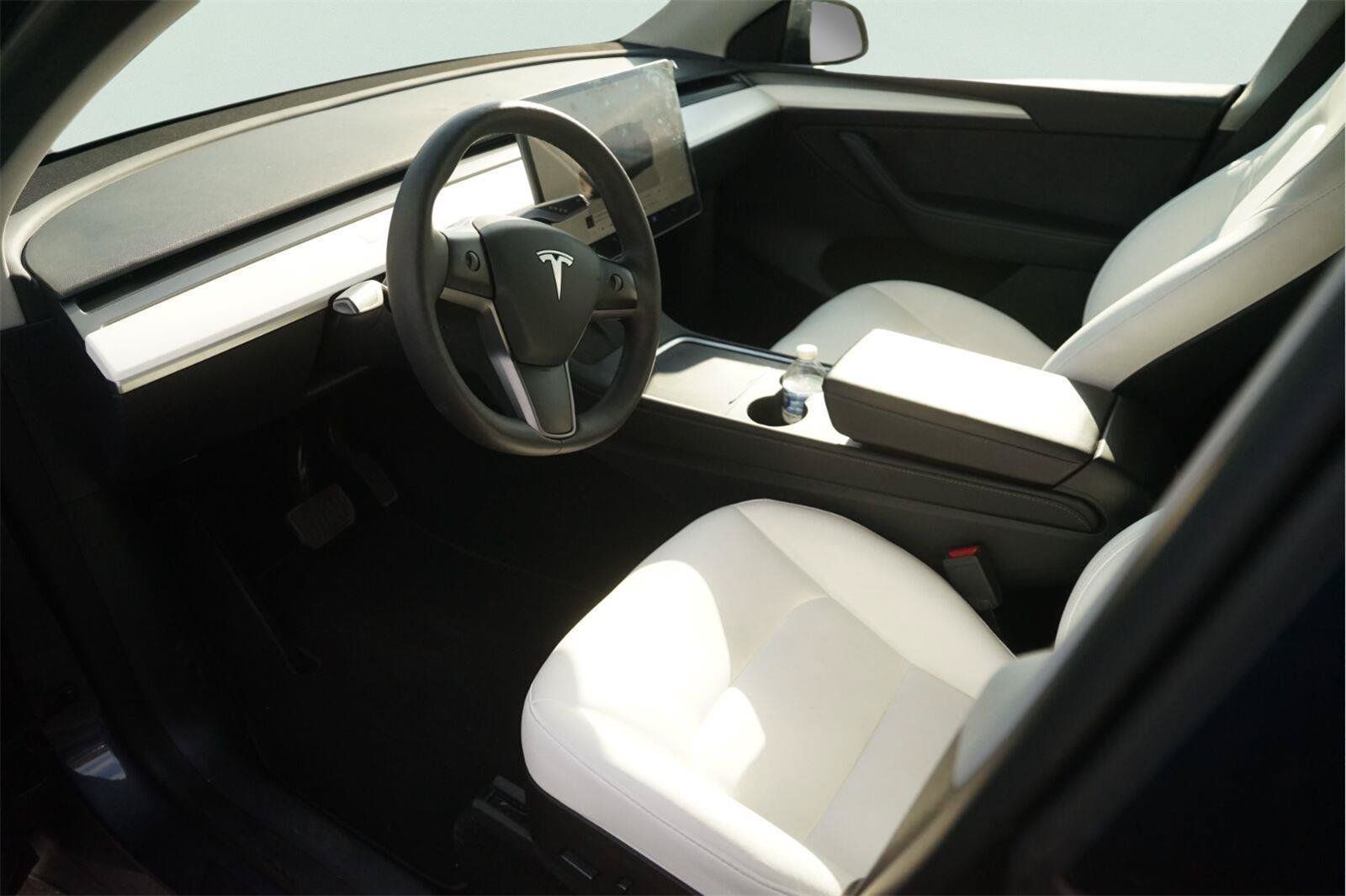 Used 2023 Tesla Model Y Long Range AWD/4WD image 3
