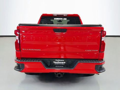 Used 2020 Chevrolet Silverado 1500 Custom w/ Custom Value Package AWD/4WD image 9