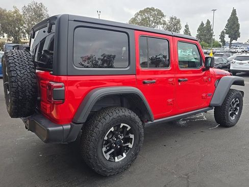 Used 2025 Jeep Wrangler Unlimited Rubicon 4xe w/ Convenience Group AWD/4WD image 6