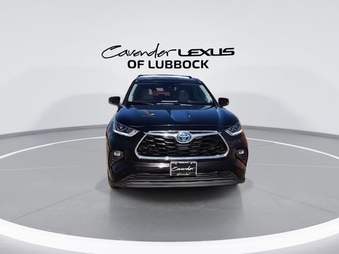 Used 2021 Toyota Highlander Limited image 3