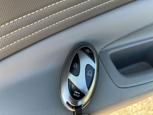 Used 2025 Hyundai Elantra SEL image 22