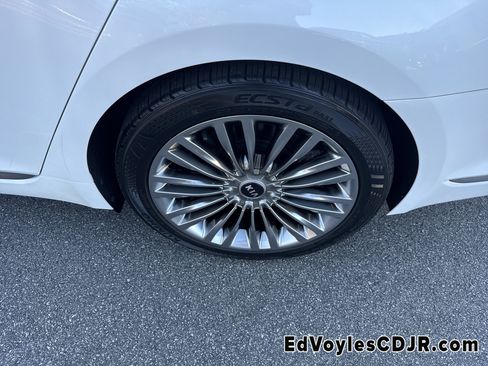 Used 2020 Kia K900 Luxury w/ VIP Package image 26