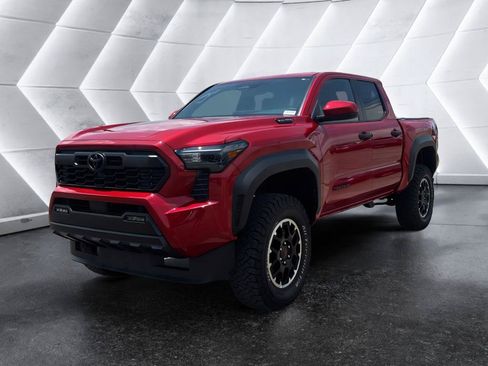 Used 2025 Toyota Tacoma TRD Off-Road AWD/4WD image 3