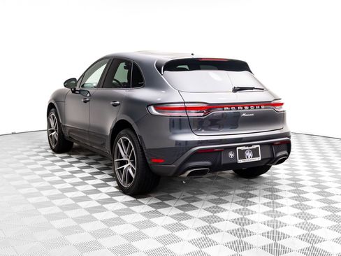 Certified 2025 Porsche Macan image 3