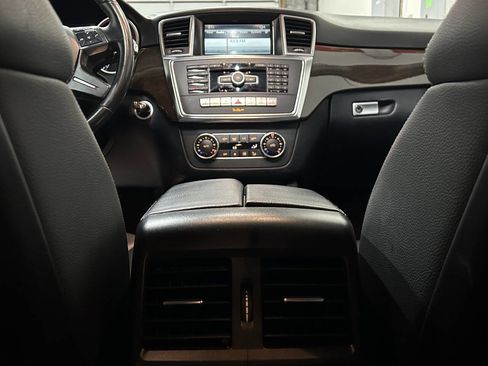 Used 2015 Mercedes-Benz ML 250 BlueTEC 4MATIC w/ Premium 1 Package image 29