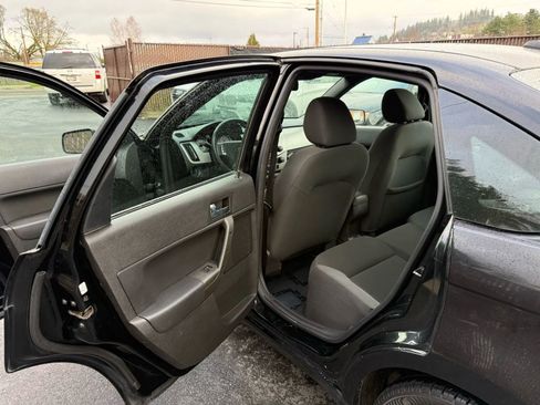 Used 2009 Ford Focus SES FWD image 10