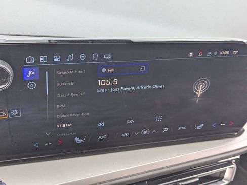 Used 2025 Chevrolet Traverse LT w/ Enhanced Driving Package image 27