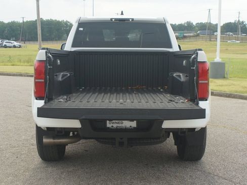 Used 2024 Toyota Tacoma TRD Sport AWD/4WD image 16