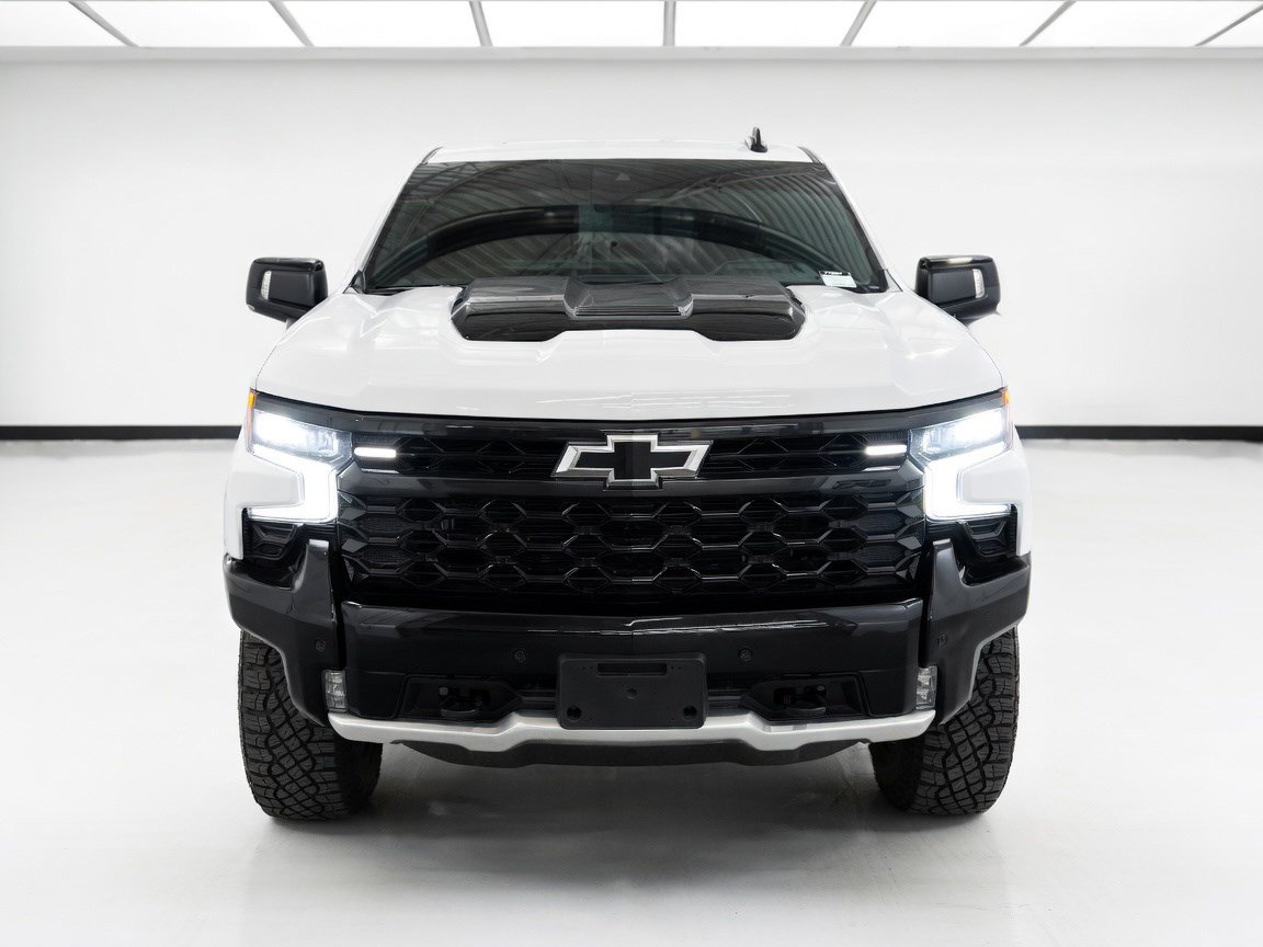 Used 2025 Chevrolet Silverado 1500 ZR2 w/ Technology Package AWD/4WD image 2
