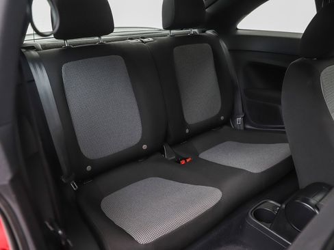 Used 2018 Volkswagen Beetle 2.0T S FWD image 19