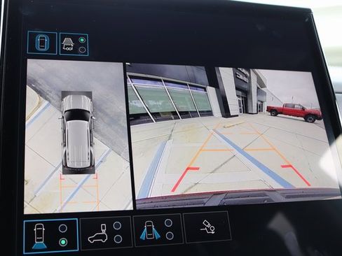 New 2025 GMC Yukon Denali image 25