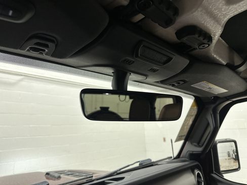 Used 2021 Jeep Wrangler Unlimited Rubicon AWD/4WD image 27