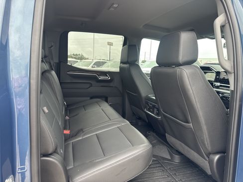 Used 2024 GMC Sierra 1500 SLT w/ SLT Premium Plus Package AWD/4WD image 12