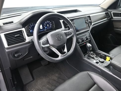 Used 2023 Volkswagen Atlas SE AWD/4WD image 12