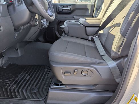 New 2026 Chevrolet Silverado 1500 Custom w/ LPO, Dark Essentials Package AWD/4WD image 18