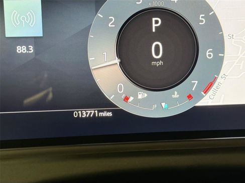 Certified 2026 Land Rover Range Rover Velar Dynamic SE AWD/4WD image 12