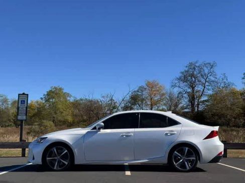 Used 2018 Lexus IS 300 AWD image 2