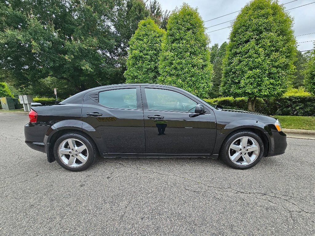 Used 2012 Dodge Avenger SXT FWD image 6