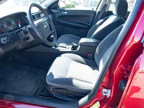 Used 2013 Chevrolet Impala LT w/ LT Sunroof Package image 19