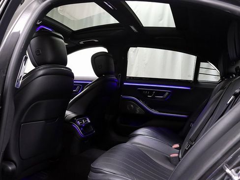 Certified 2022 Mercedes-Benz S 500 4MATIC w/ AMG Line Package image 13