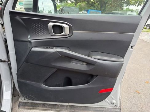 Used 2024 Kia Sorento S w/ Panoramic Sunroof Package FWD image 9