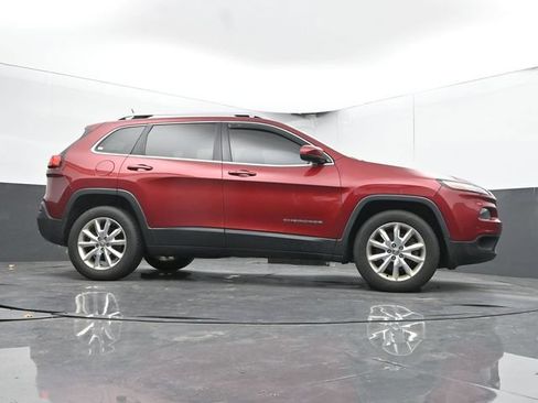 Used 2015 Jeep Cherokee Limited w/ Luxury Group AWD/4WD image 23