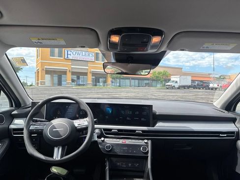 Used 2025 Hyundai Sonata SEL FWD image 11