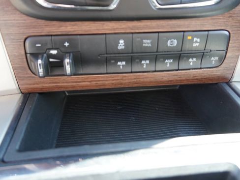 Used 2014 RAM 3500 Laramie image 28