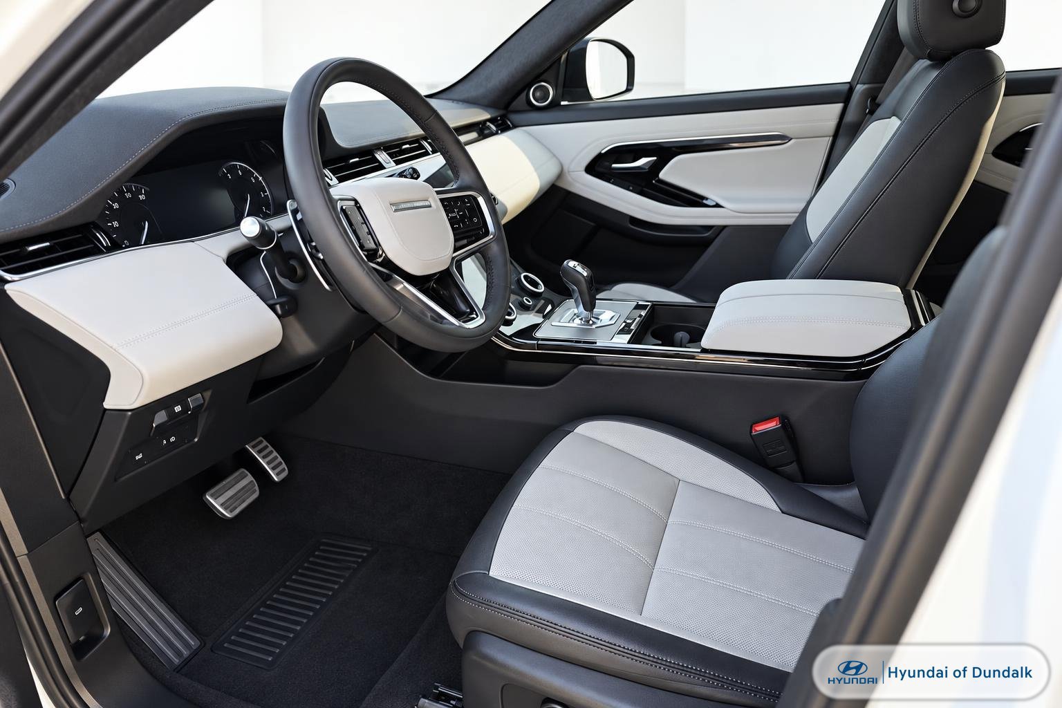 Used 2023 Land Rover Range Rover Evoque R-Dynamic SE AWD/4WD image 7