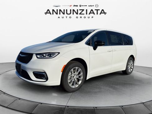 New 2026 Chrysler Pacifica Select image 1
