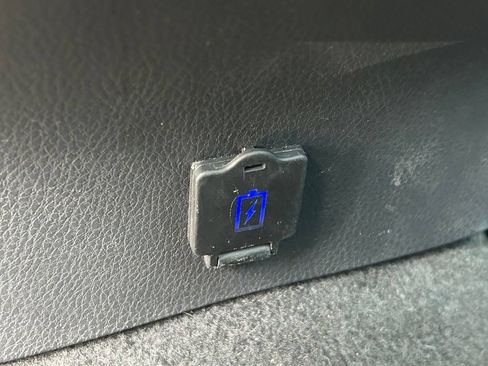 Used 2021 Toyota Camry SE FWD image 20