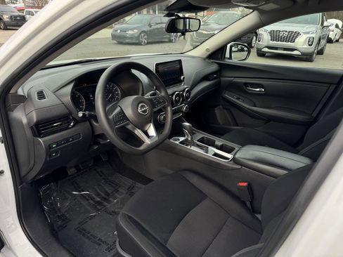 Used 2024 Nissan Sentra SV image 2