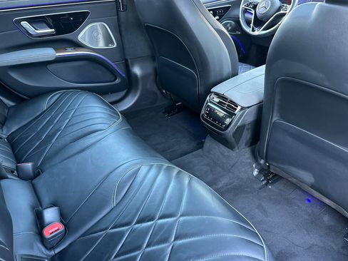 Certified 2022 Mercedes-Benz EQS 580 4MATIC Sedan image 32