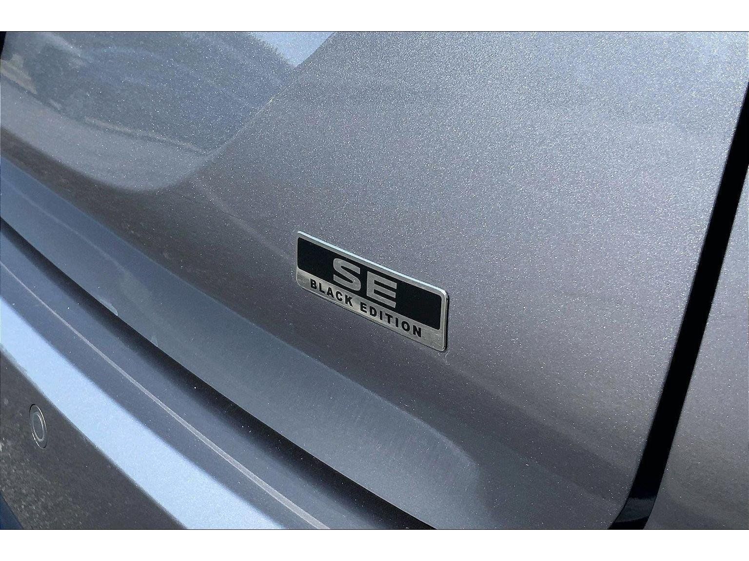 Used 2023 Mitsubishi Outlander SE Black Edition AWD/4WD image 8