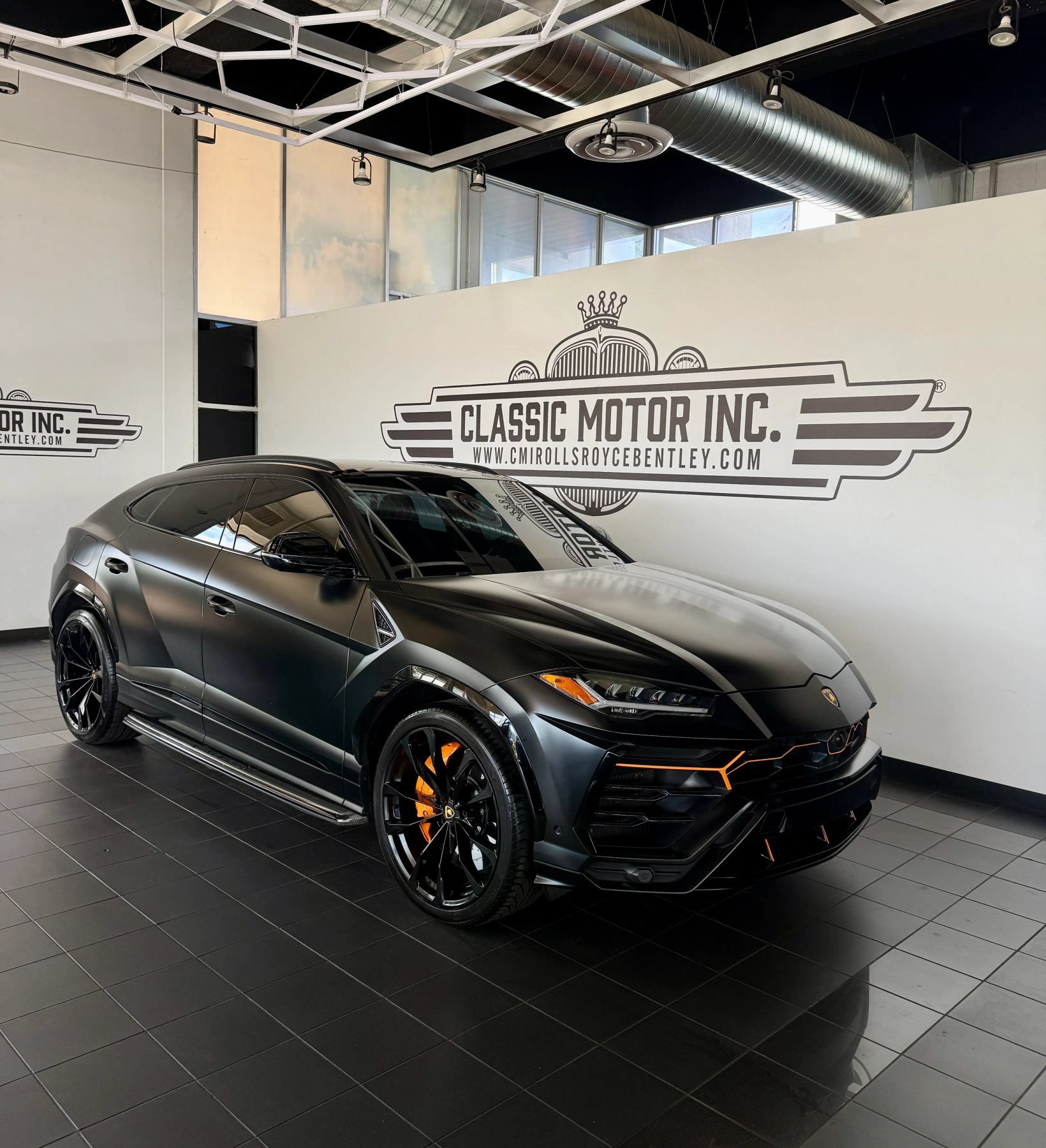 Used 2021 Lamborghini Urus AWD/4WD image 3