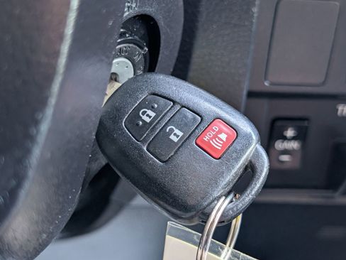 Used 2019 Toyota Tundra SR5 w/ SR5 Upgrade Package image 21